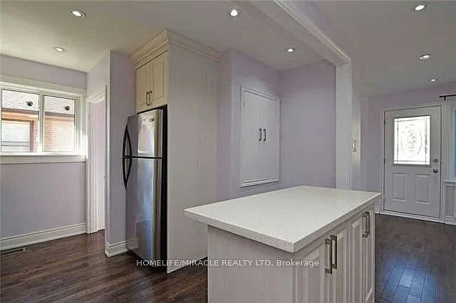 83 McMurchy Ave S #UPPER L — Photo 6