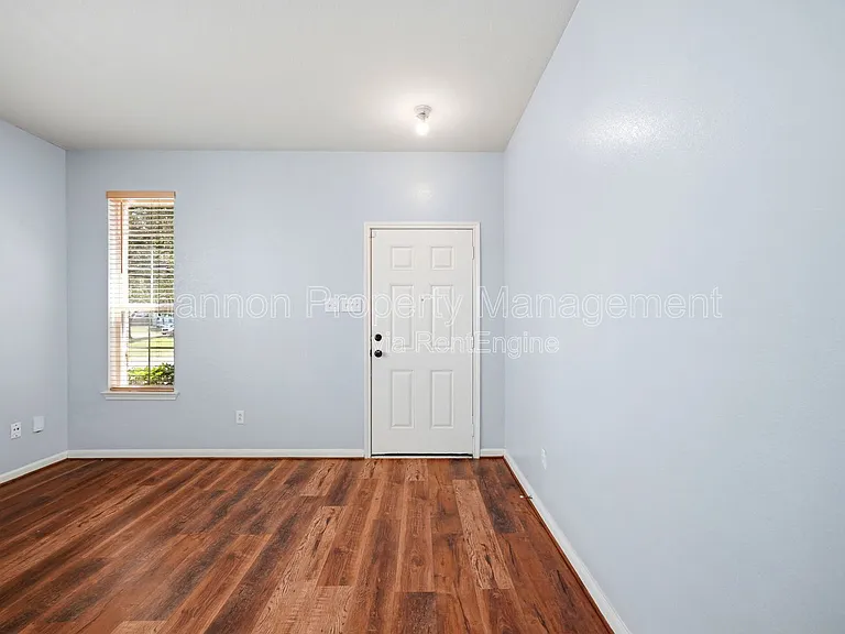 8010 Singing Sonnet Ln — Photo 3