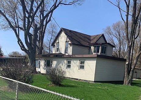 2nd image of 230 Elm St E
