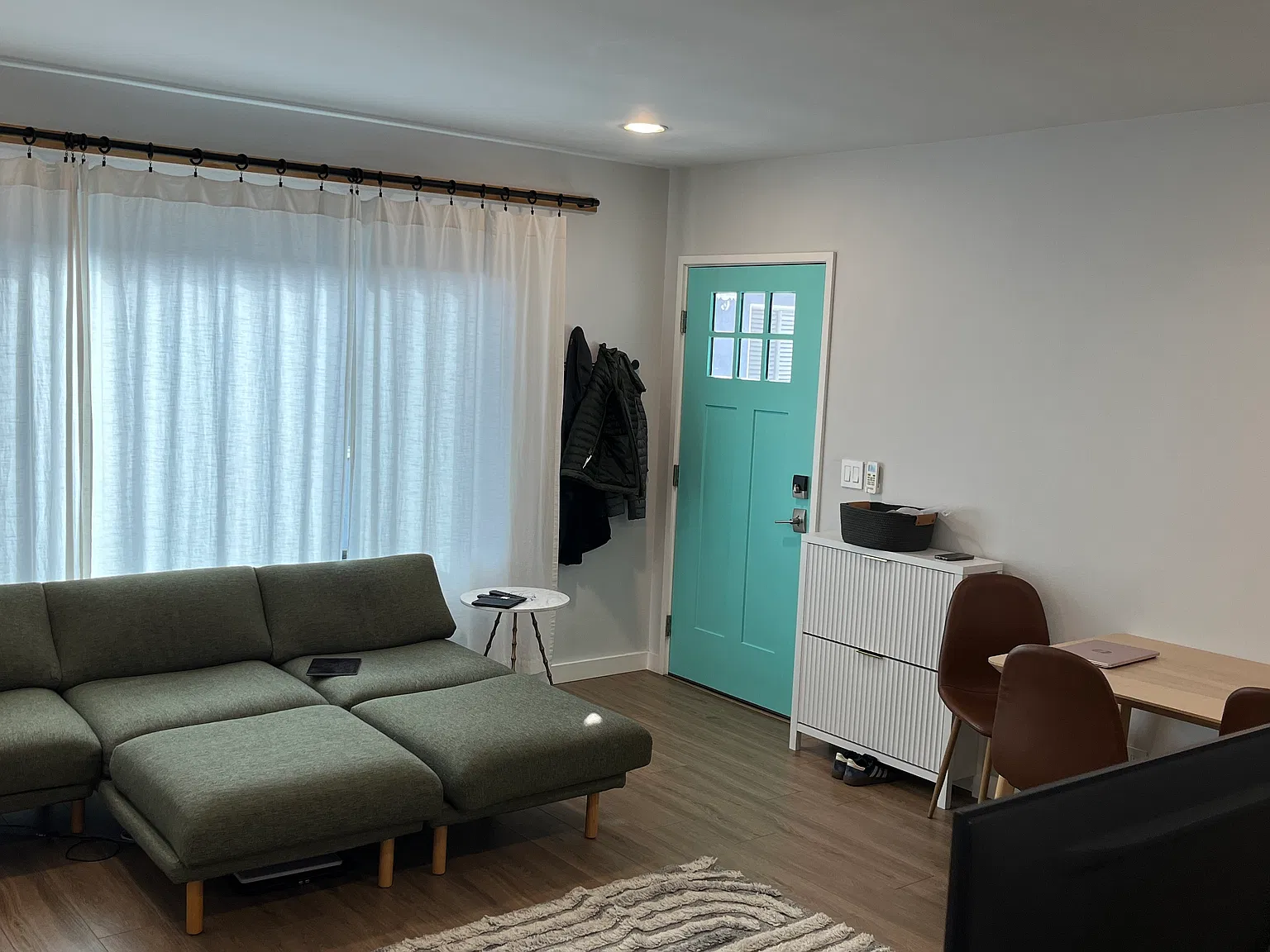 2 bed, 900 sqft, $4,350 — Photo 4