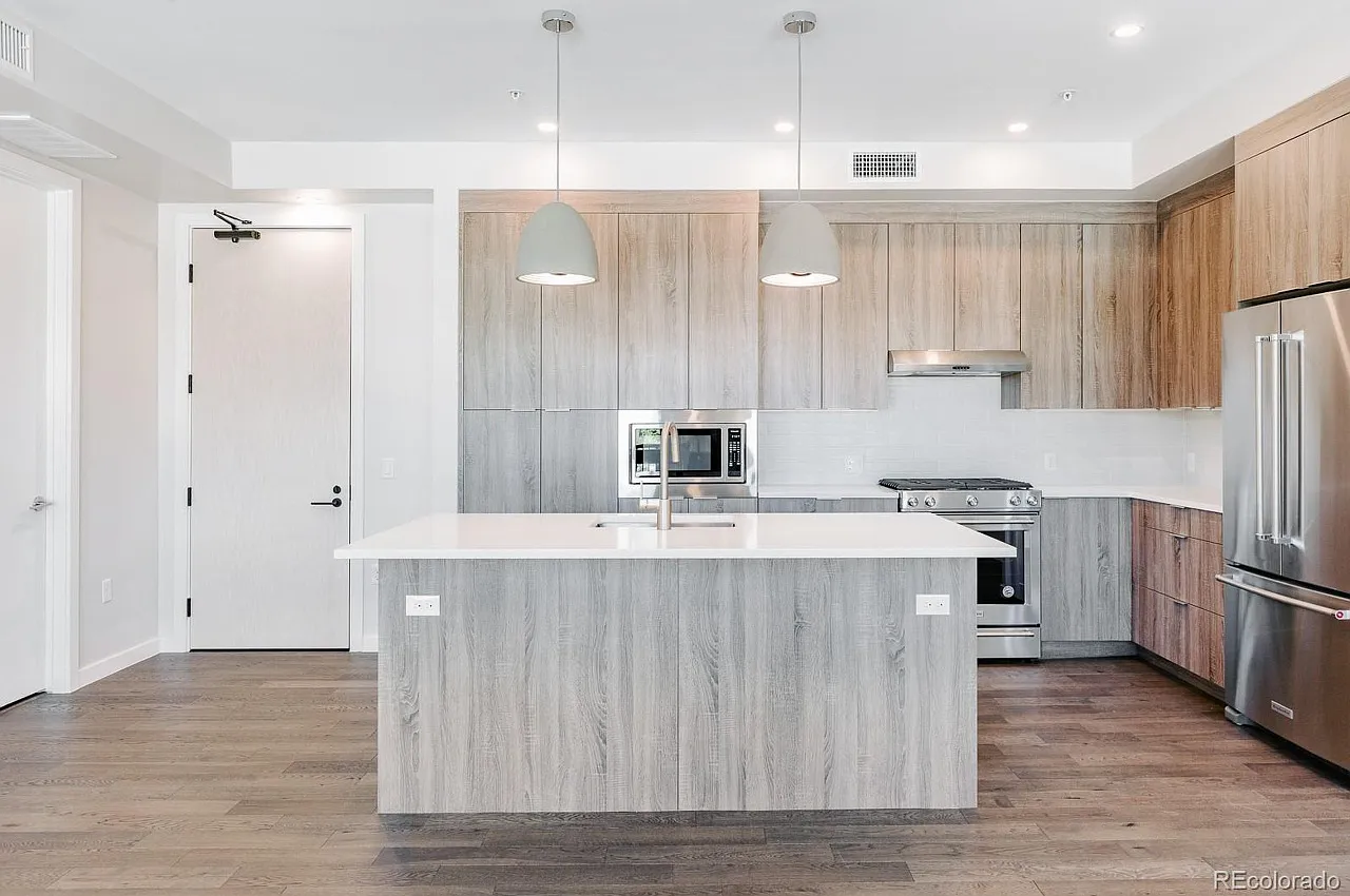 1 bed, 770 sqft, $2,600 — Photo 2