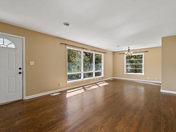 4th image of 715 Kleeman Dr