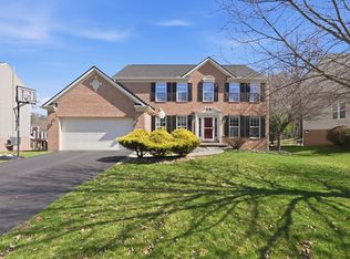 1885 Pioneer Dr, Sewickley, PA 15143