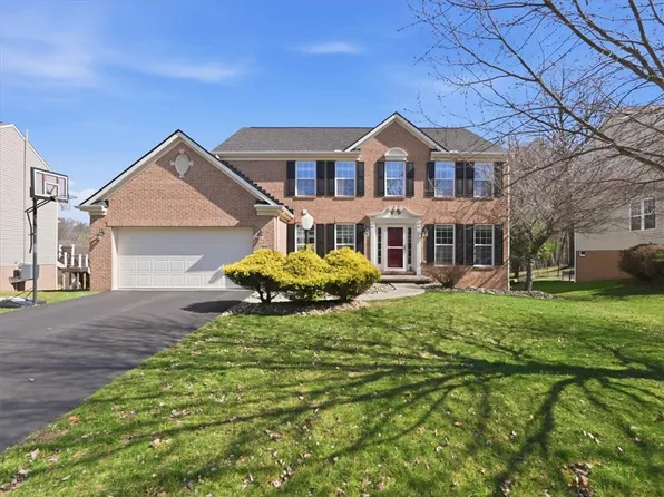 1885 Pioneer Dr, Sewickley, PA 15143