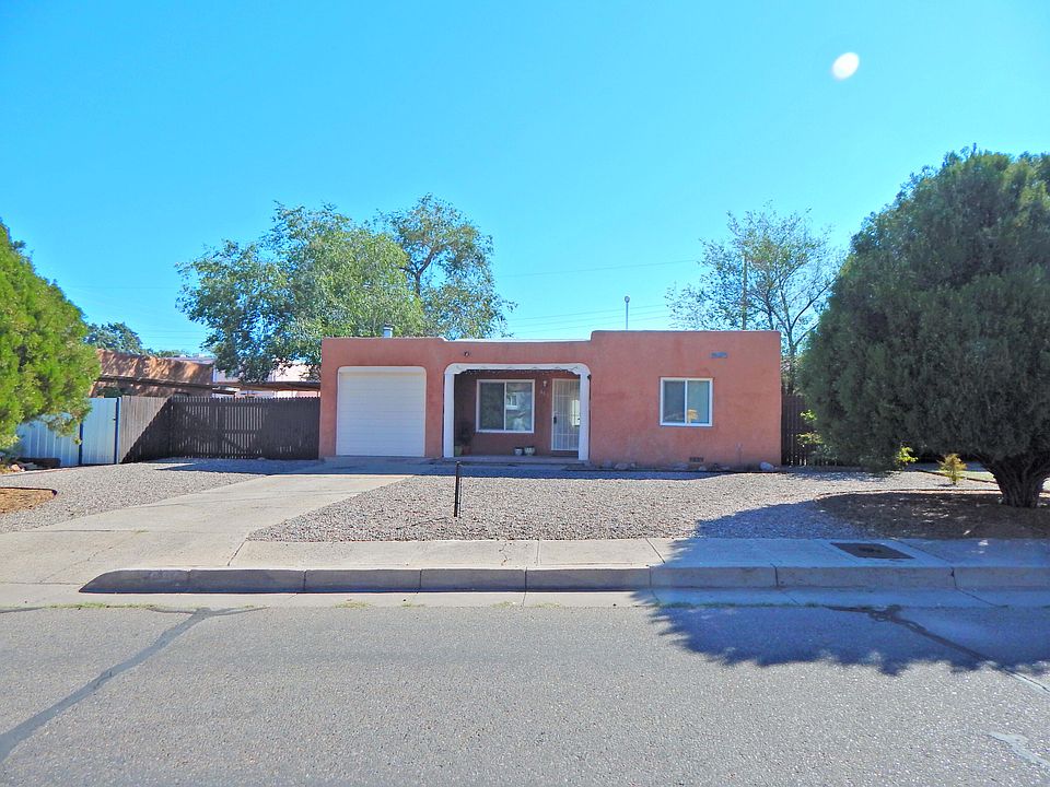 1st image of 600 Vassar Dr SE