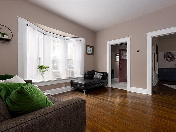 4th image of 4407 Genessee St