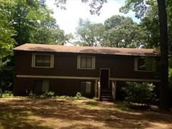 501 Heathrow Way, Stone Mountain, GA 30087