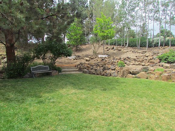 5th image of 20845 Greenmont Dr