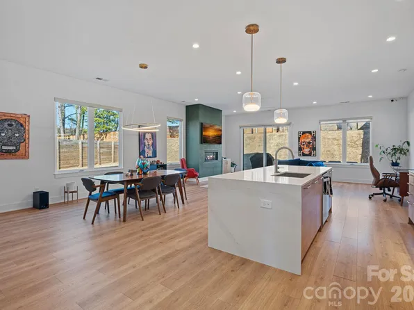 101 Mattoon St, Charlotte, NC 28216