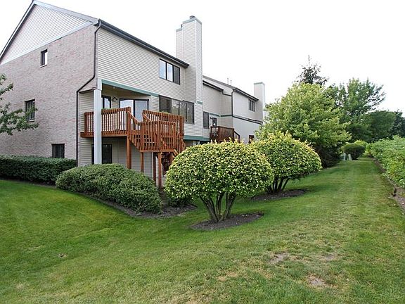 3rd image of 951 W Essex Pl