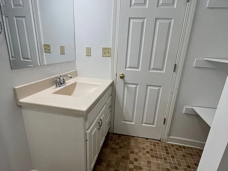 1411 S Willow Ave — Photo 23