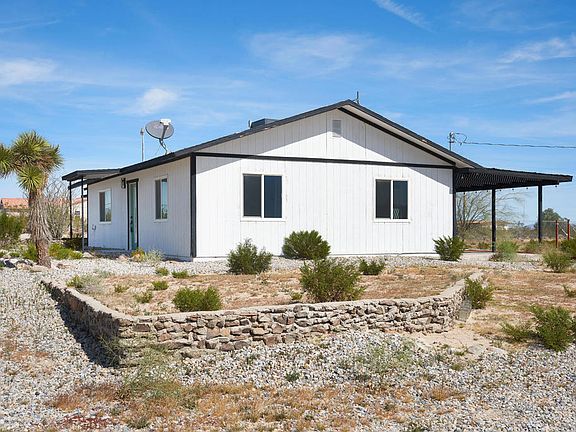 5th image of 2071 Border Ave