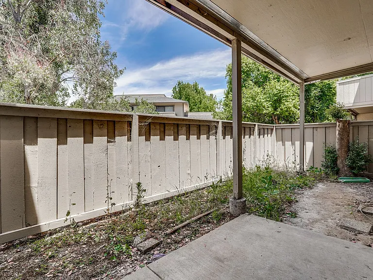 1083 N Abbott Ave — Photo 33