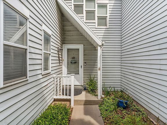 4th image of 1146 N Regent Ct #14