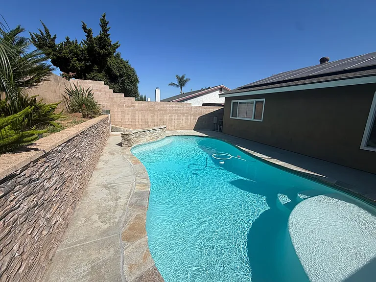 1118 Zircon St — Photo 4