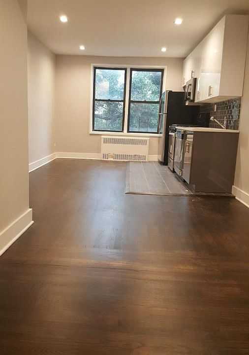 1st image of 3900 Kings Hwy APT 5B
