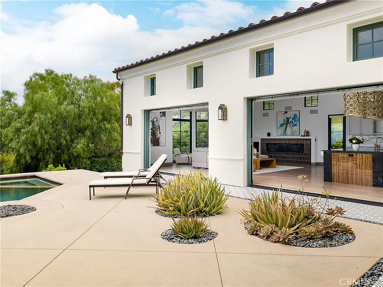 32009 Cape Point Dr — Photo 23