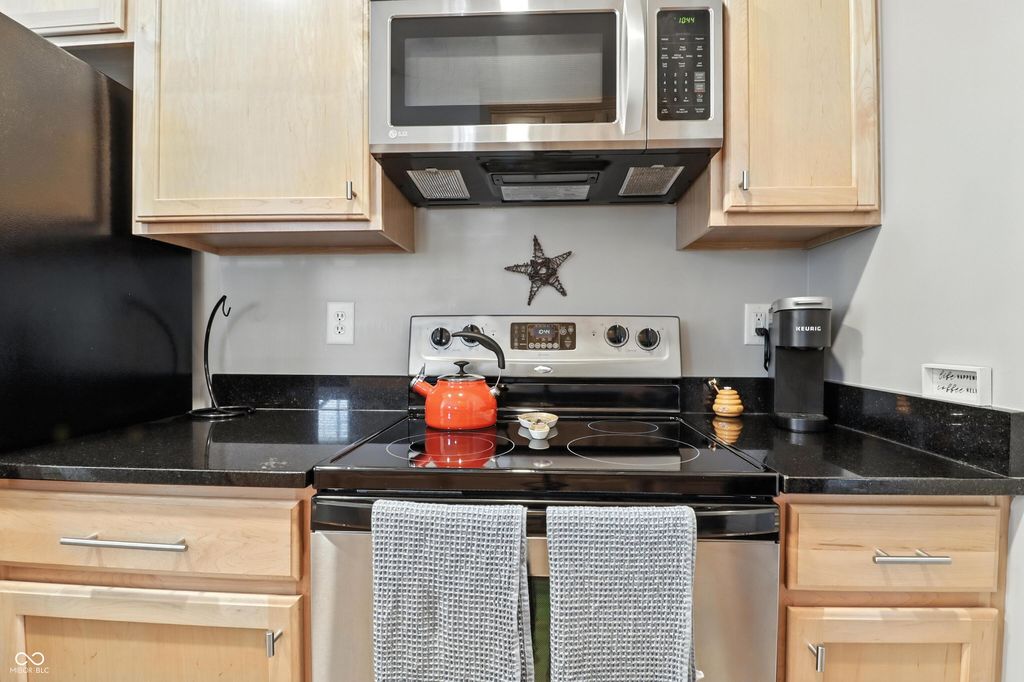 6536 Ferguson St APT E, Indianapolis, IN - More