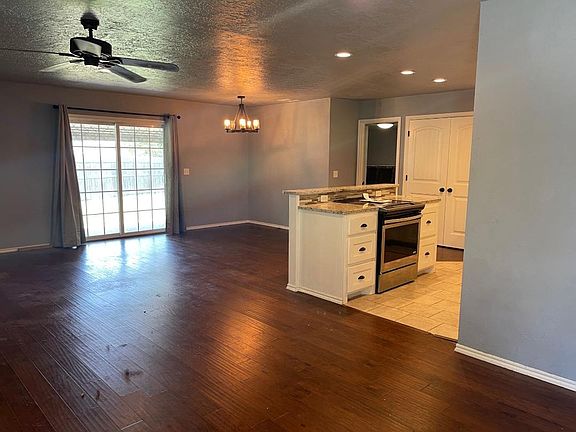 2nd image of 601 Richmond Dr