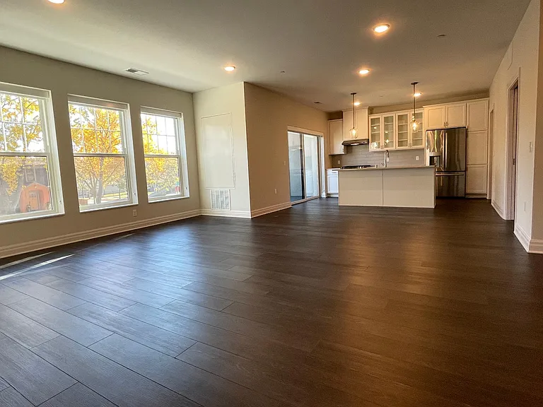 Ewing Place — Photo 24