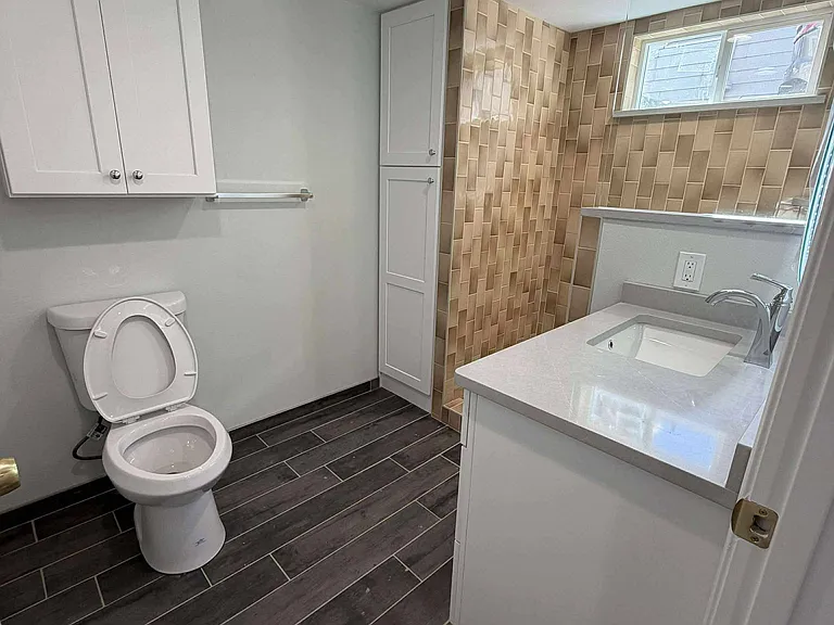 132 W Cedar St — Photo 6