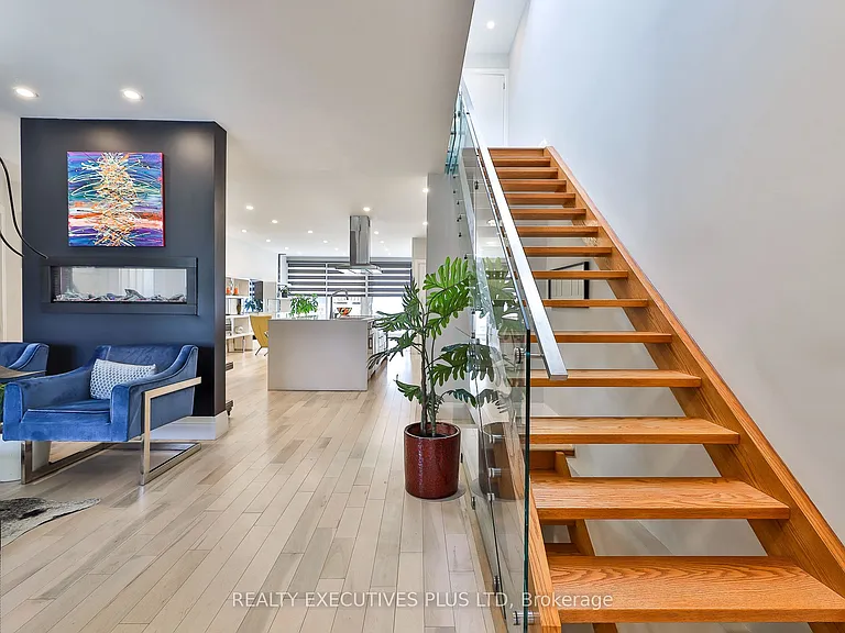 199 Beech Ave #MAIN HOUSE — Photo 2
