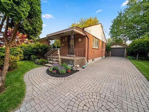 3033 Bruce Ave Photo 1