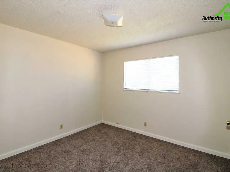 3994 Mercury Dr — Photo 12