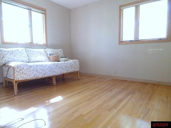 5th image of 307 N Redwood Dr