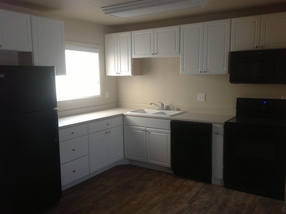 2nd image of 115 Pine St