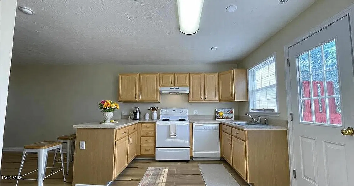 2 bed, 1088 sqft, $1,650 — Photo 3