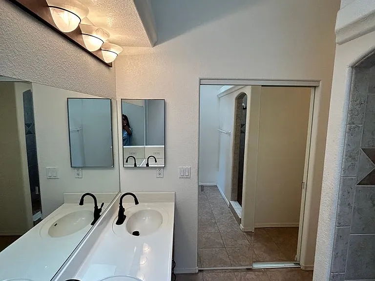 1821 Ambassador Dr — Photo 15