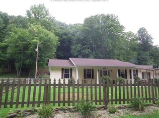 139 Iona Dr, Elkview, WV 25071