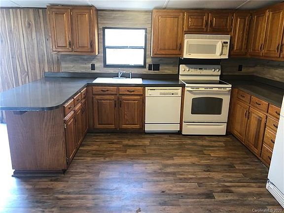 3rd image of 6549 Emerald Isle Dr