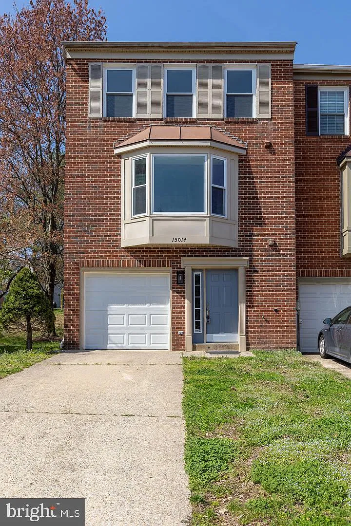 3 bed, 2.5 bath, 1812 sqft, $2,700 — Photo 2