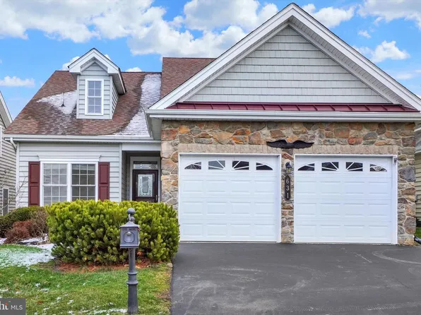 631 Thoreau Dr, Mount Joy, PA 17552