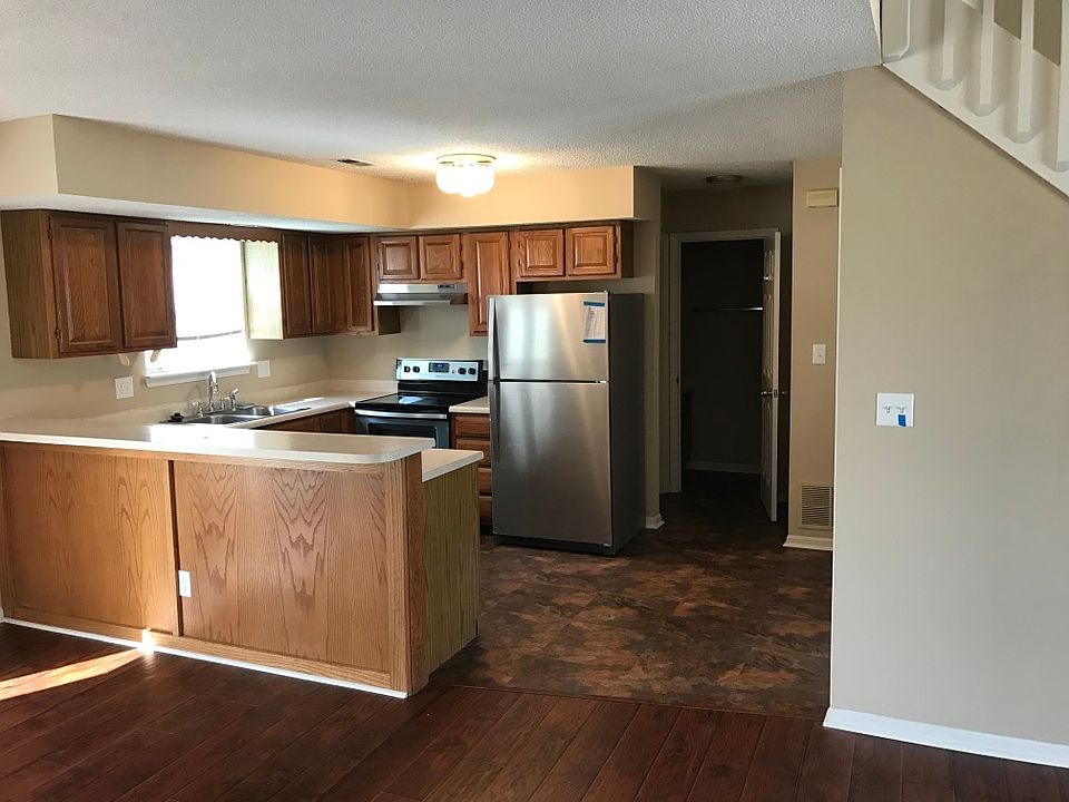 1st image of 1910 Greenleaves Ct