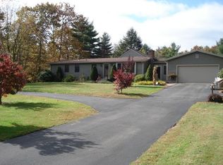 44 Breakneck Rd, Sturbridge, MA 01566