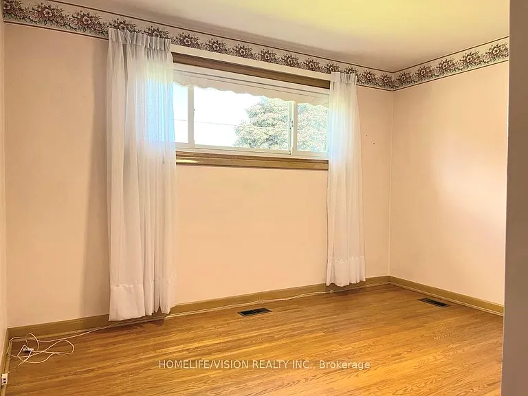 16 Nova Dr #UPPER — Photo 5