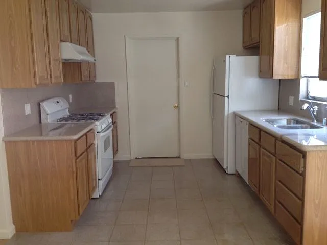41660 Joyce Ave — Photo 3