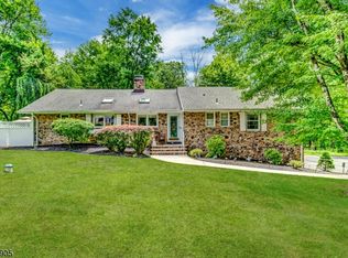 7 Gentry Dr, Warren, NJ 07059