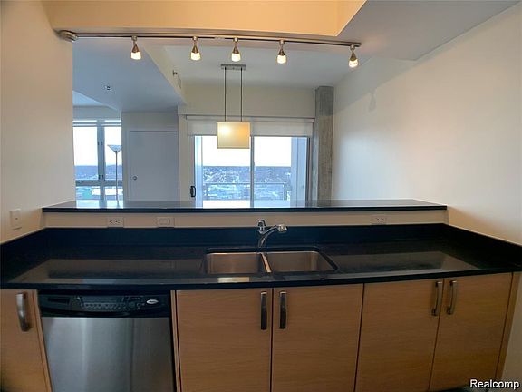 5th image of 432 S Washington Ave Unit 1205