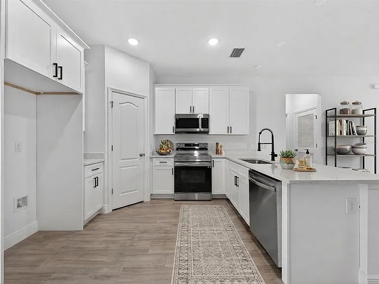 922 N Fairbairn Dr — Photo 15