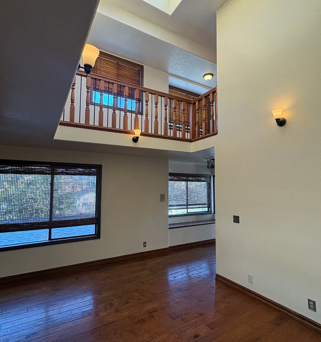 3 bed, 2900 sqft, $4,950 — Photo 2