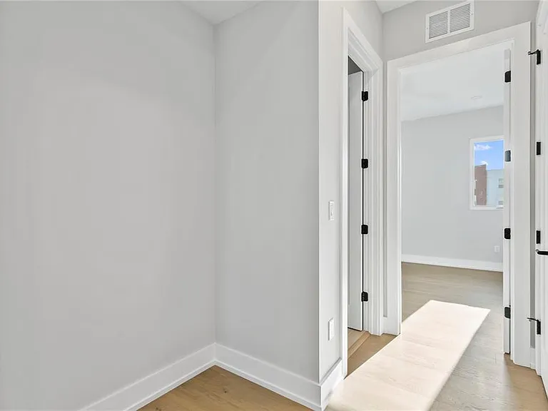 368 6th St S #1 — Photo 36