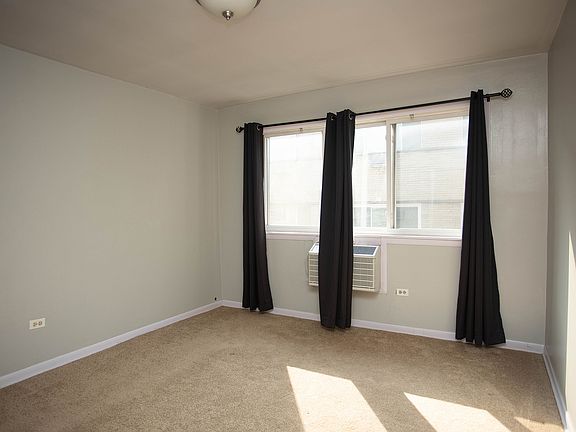 4th image of 425 Wesley Ave APT 304
