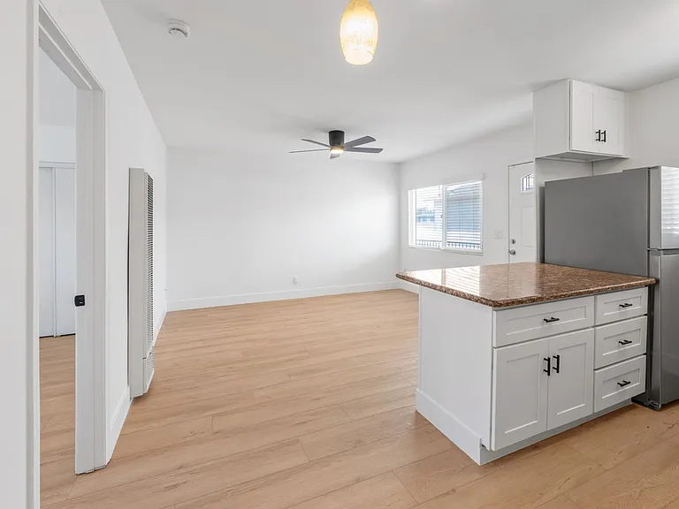 1413 Hemlock Ave — Photo 16