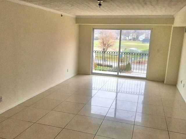 2nd image of 559 Middle Neck Rd APT 3D
