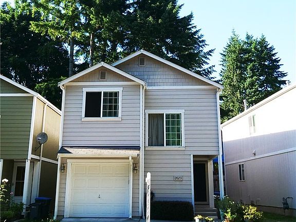 2nd image of 2023 NE Green Glen Ln