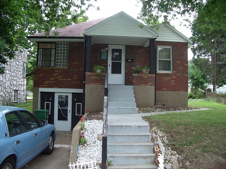 2nd image of 3213 Kemp Dr